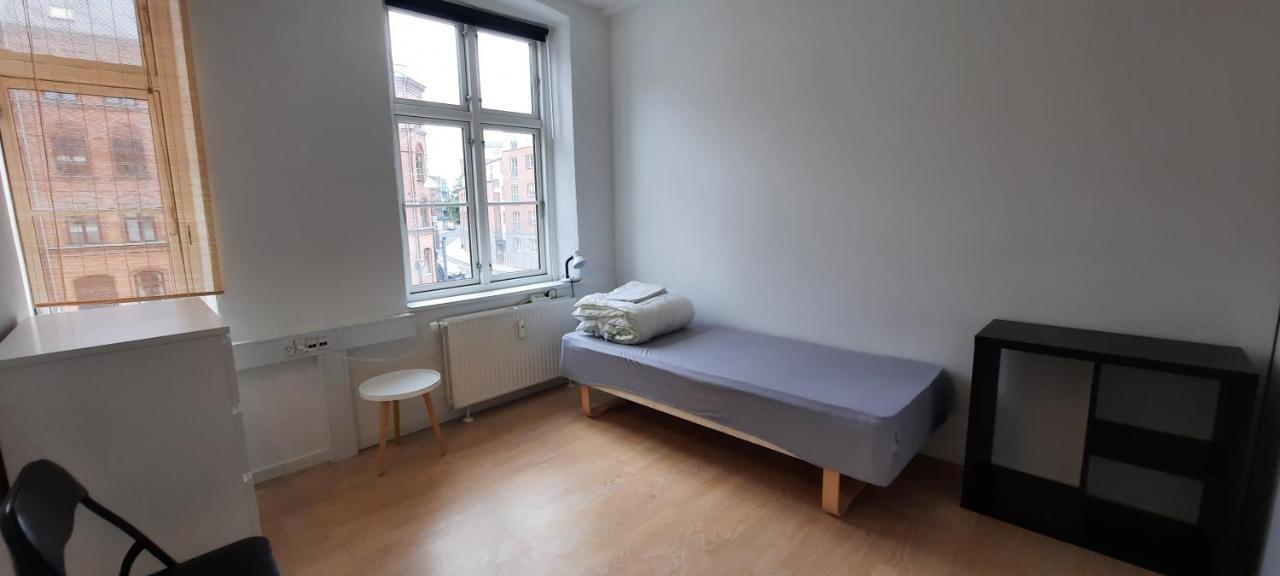 Private Room In A Shared Apartment Odense Kültér fotó